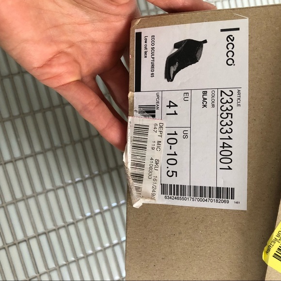 Ecco Black Patent Leather Booties - Picture 7 of 7